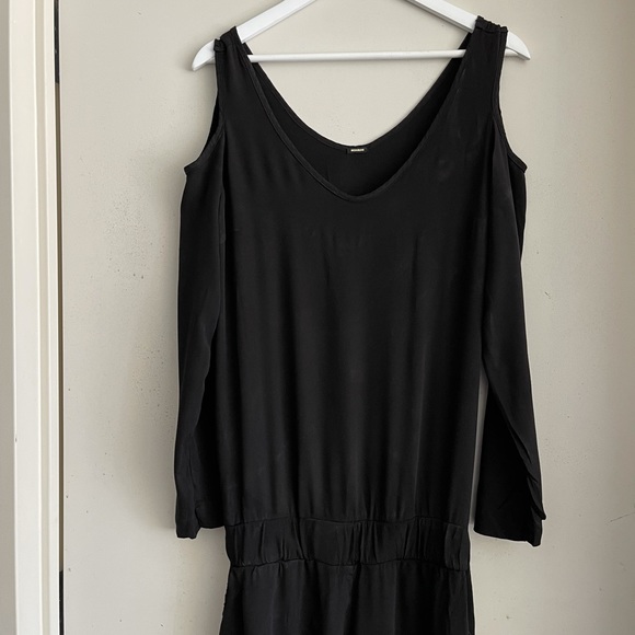 Monrow Cutout Shoulder Jumpsuit - Picture 4 of 6